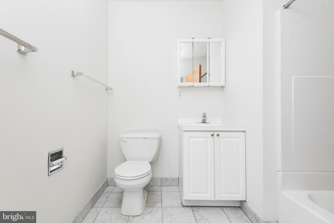 Building Photo - 220 S 16th St