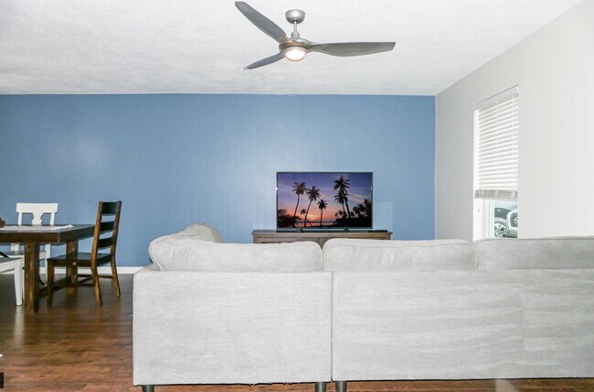 Building Photo - 1514 SE Westmoreland Blvd