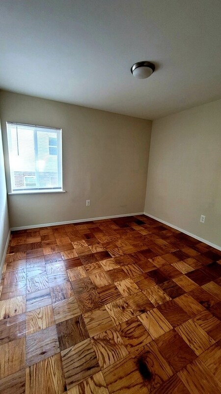 Building Photo - 1700 Carlisle Ave