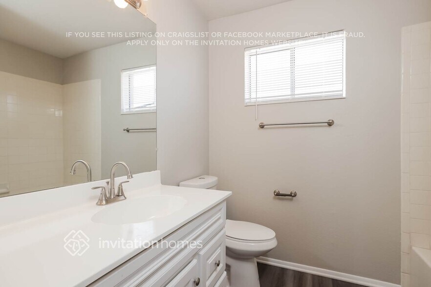 Building Photo - 15230 N 19th Pl