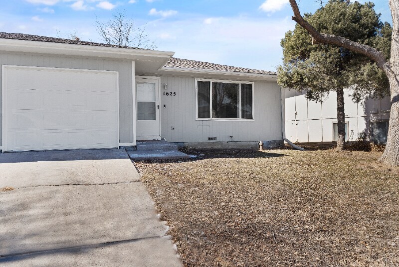 Primary Photo - 1625 Banyan Dr