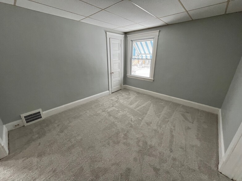 Building Photo - 4014 Brooklyn Ave