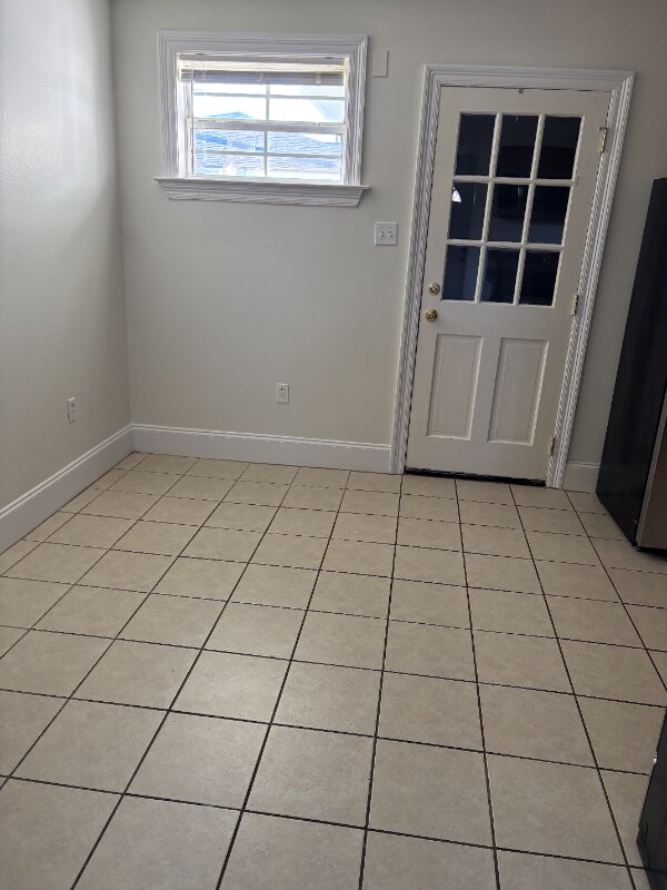 Building Photo - 2228 Riverland Dr