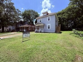 Building Photo - 997 S Willett St
