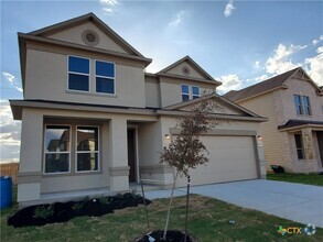 Building Photo - 4001 Woodside Dr