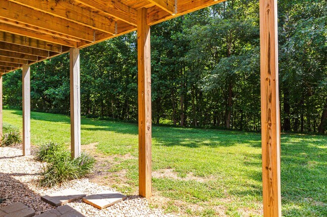 Building Photo - New Listing!