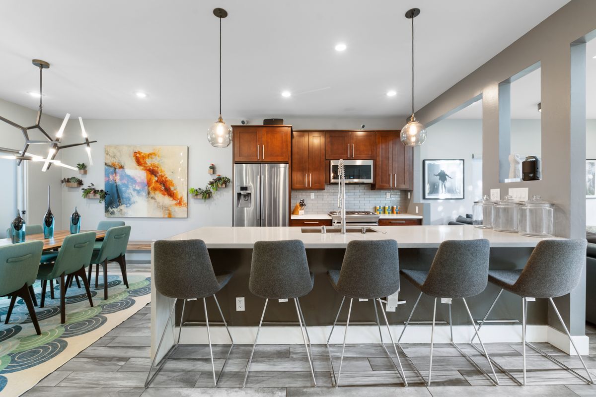 Building Photo - 1928 Howard Ave