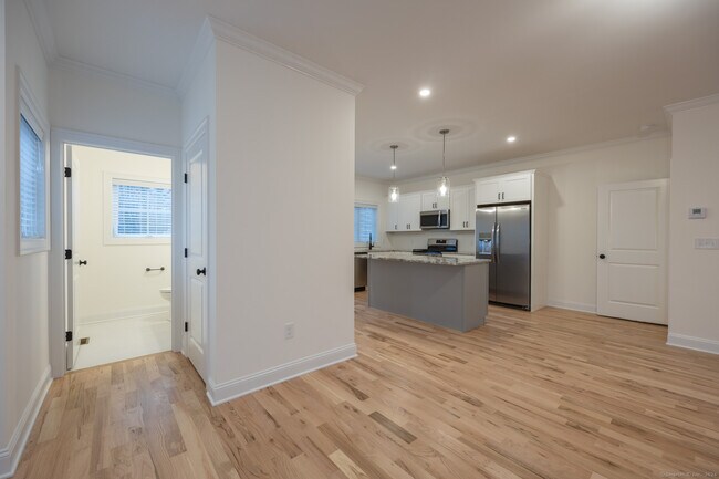 Building Photo - 242 S Main St