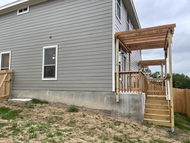 Building Photo - 2222 Sandlewood Cove