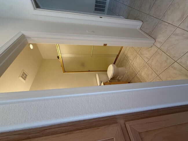 Building Photo - 45 E 9th Pl