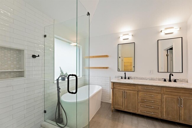 Building Photo - 1816 White Indigo Trail