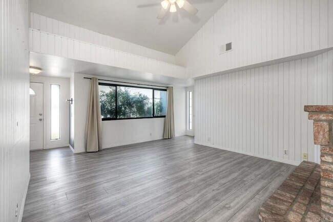 Building Photo - 151 Bronze Way