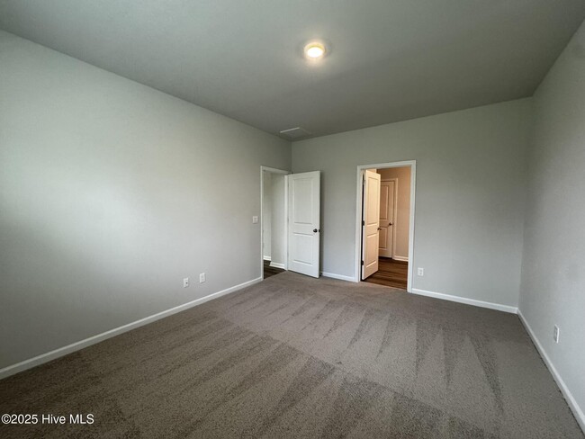 Building Photo - 2084 Willowleaf Dr