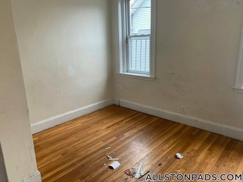 Building Photo - 5 Barrows St