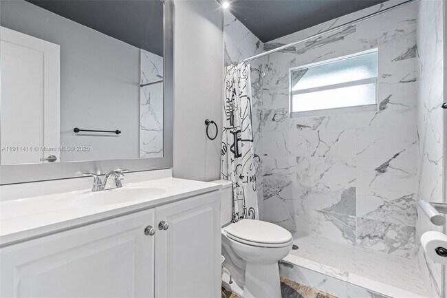 Building Photo - 8351 SW 39th Ct