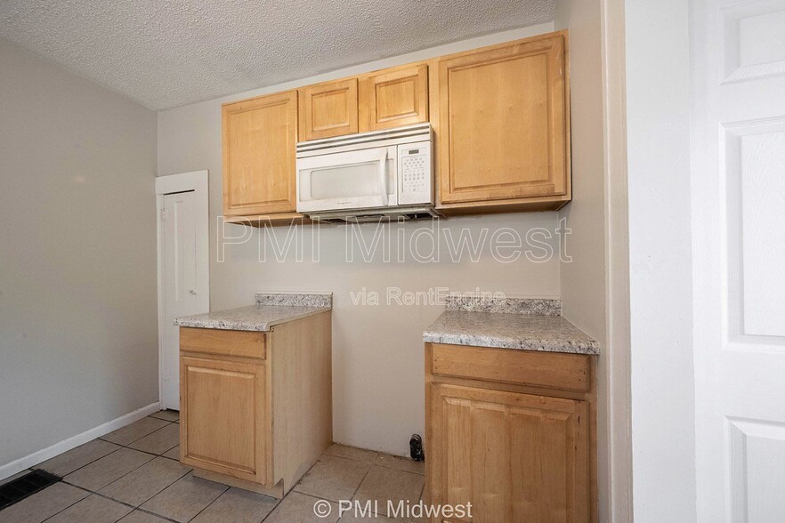 Building Photo - 1529 E Ohio St