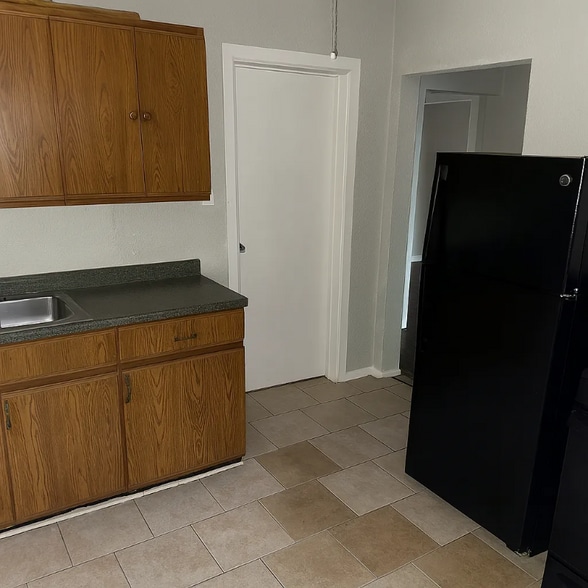 Building Photo - 6225 S Dorchester Ave