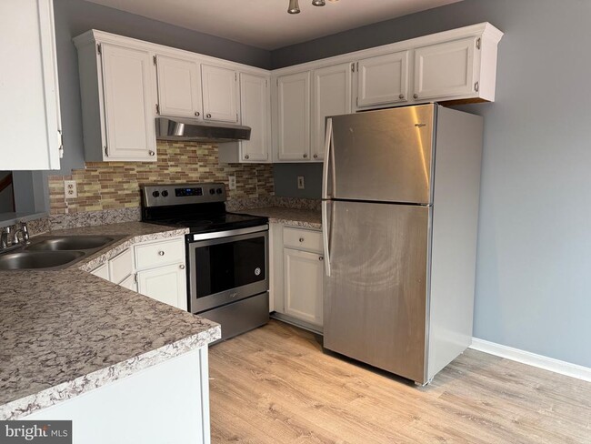 Building Photo - 30 Woodhollow Ct