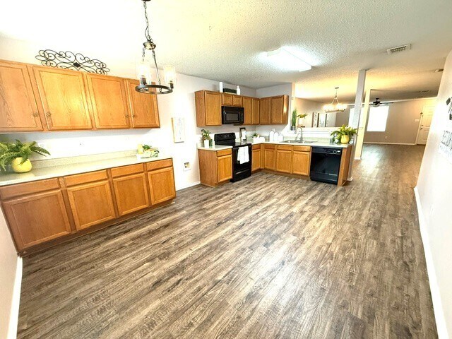 Building Photo - Open floorplan in Fort Worth 3/2/2