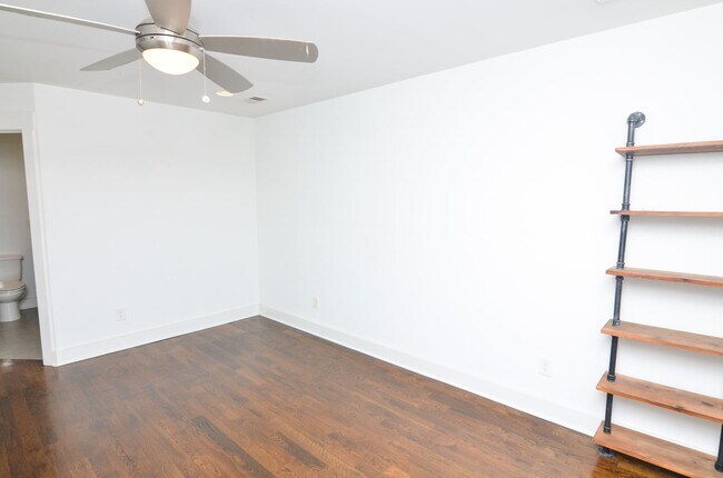 Building Photo - Stunner in East