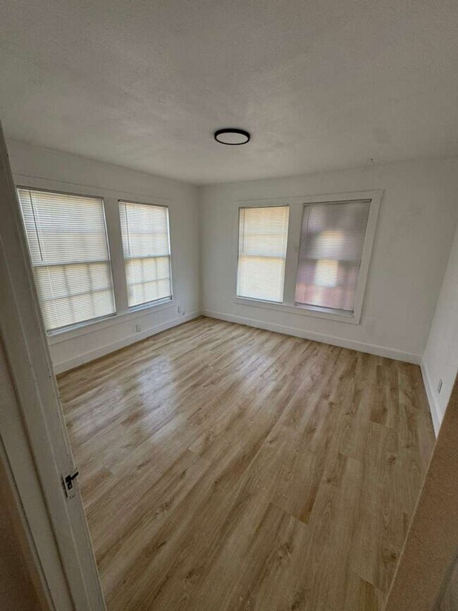 Building Photo - 3349 14th St