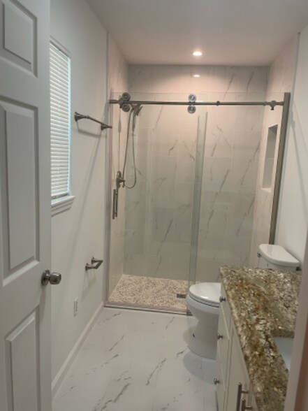 Building Photo - 1902 Ashmore Green Dr