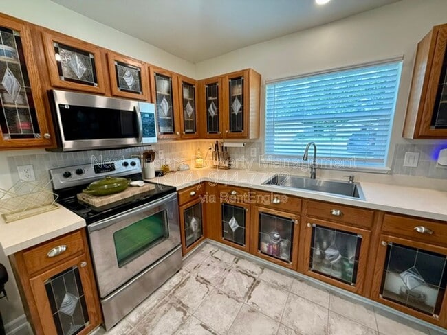 Building Photo - 349 Melissa Ray Dr
