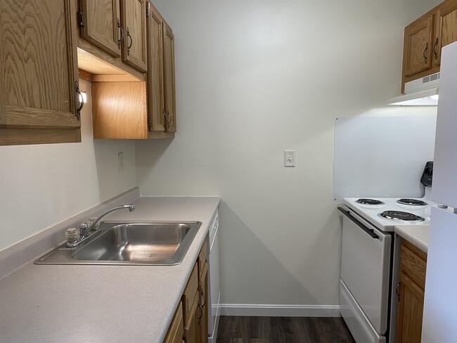Building Photo - 3961 Brown Ave
