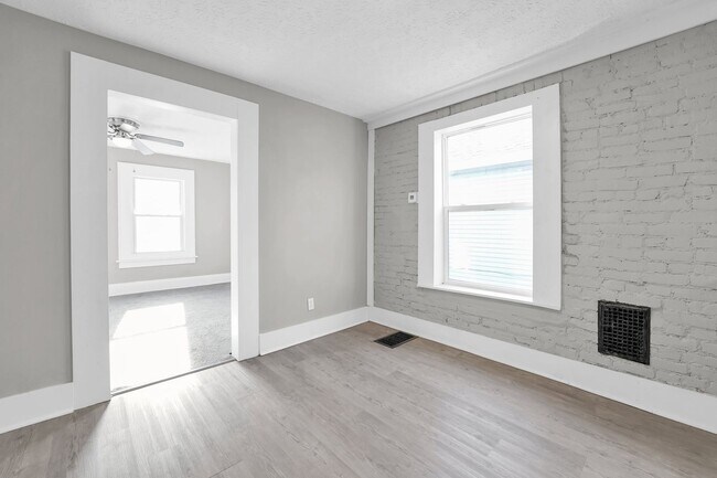 Building Photo - 361 S Harris Ave
