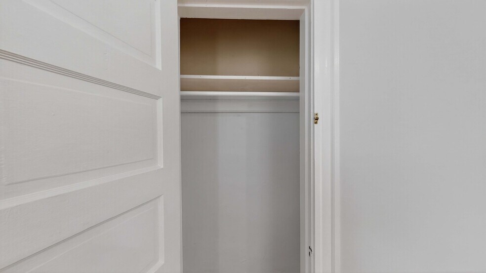 Building Photo - 10 Porter Street Ct