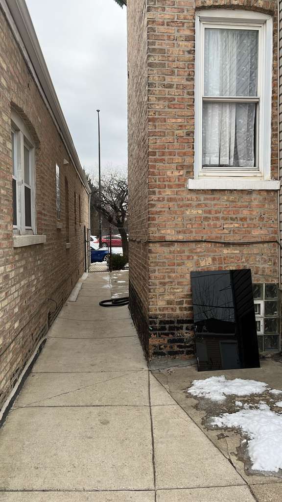 Building Photo - 2311 S Central Ave