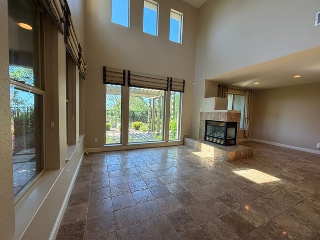 Building Photo - 1014 Gamay Dr