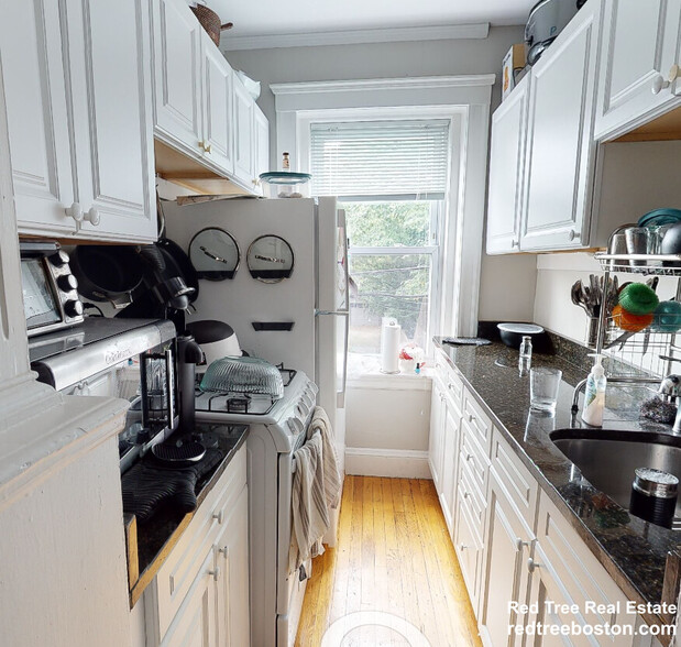 Apt 5 - 8 Gray St