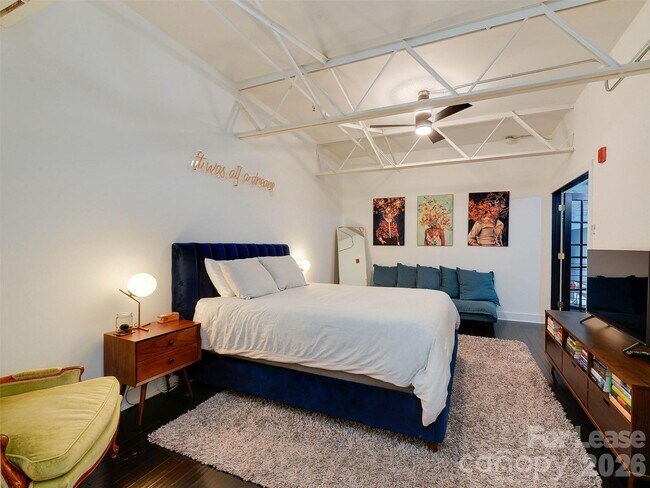 Building Photo - 935 Westmere Ave