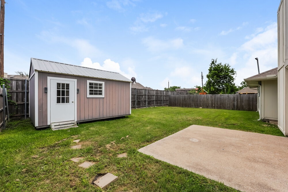 Building Photo - 308 Southlake Dr