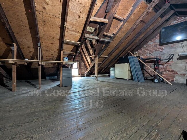 Building Photo - 304 1/2 W Martin St, Martinsburg, WV