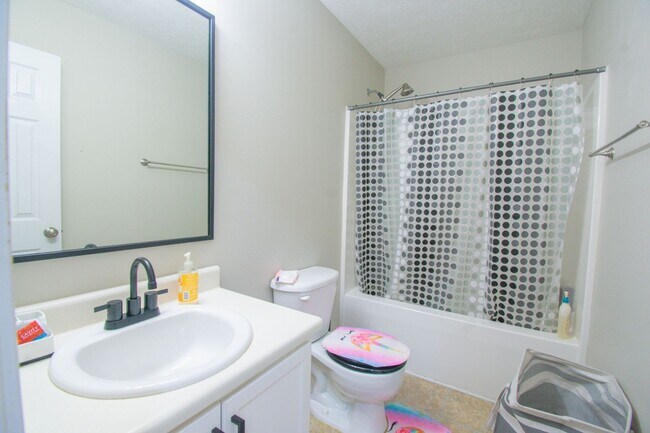Building Photo - Coming Soon! 3 Bedroom 2.5 Bathroom- Large Fenced Yard Pets Okay!