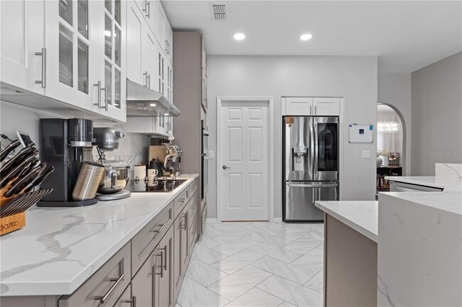 Building Photo - 7770 Glynde Hill Dr