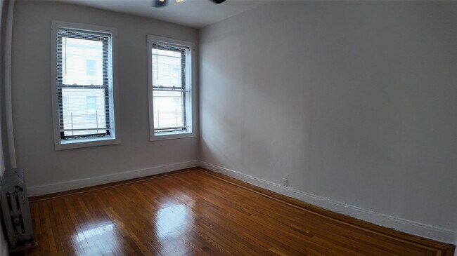 Building Photo - 712 W 175th St
