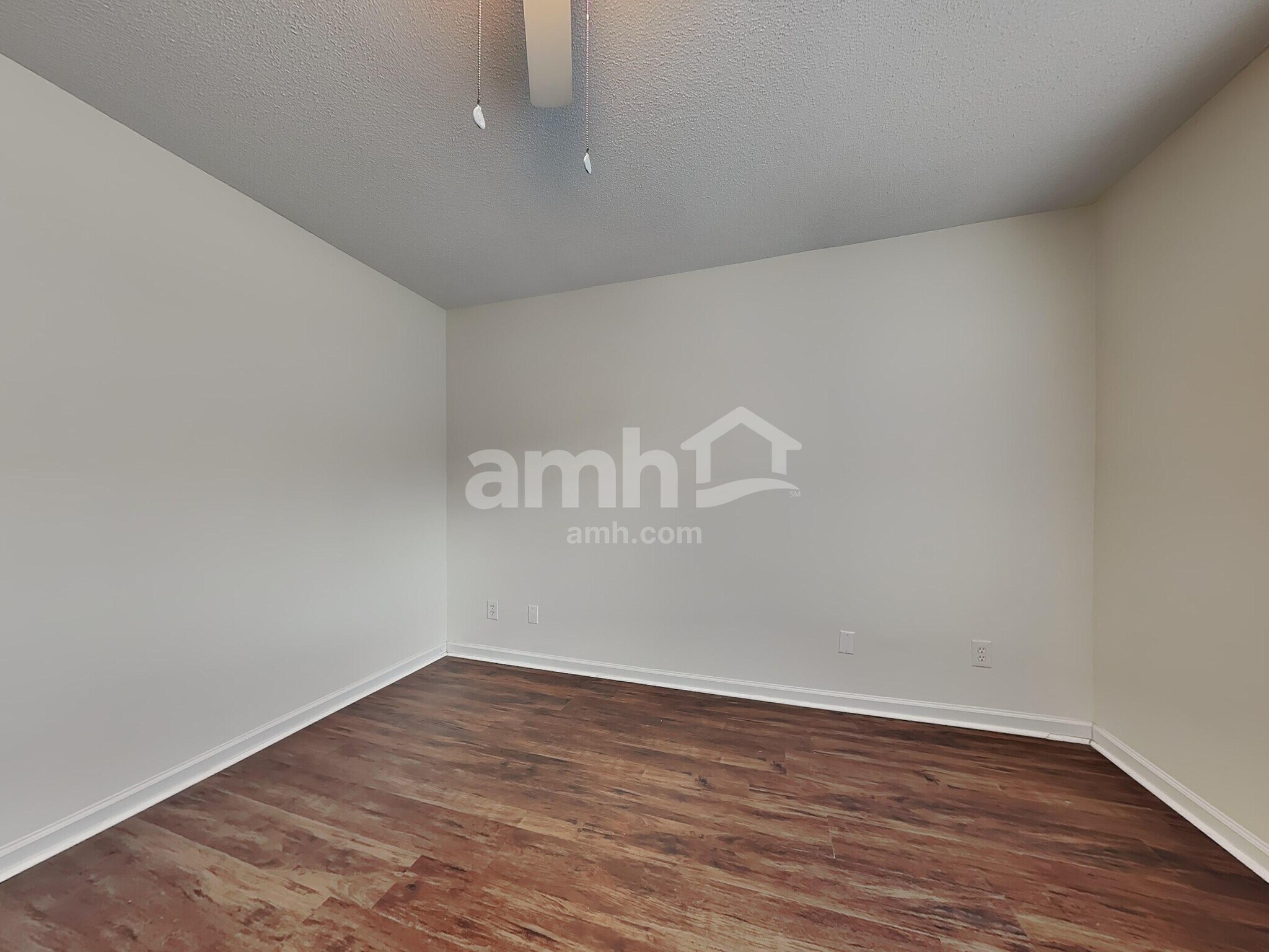 Building Photo - 128 Nandina Wy