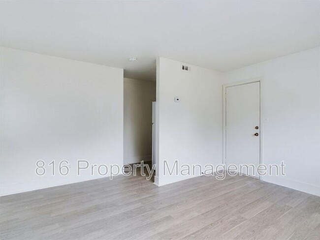 Primary Photo - 15411 Barat Ave