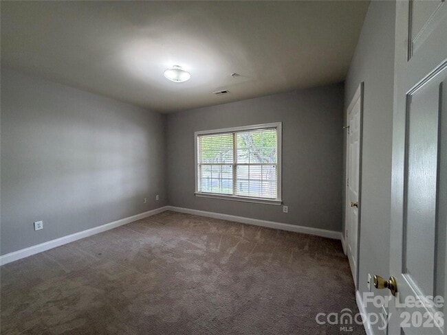 Building Photo - 21230 Hickory St