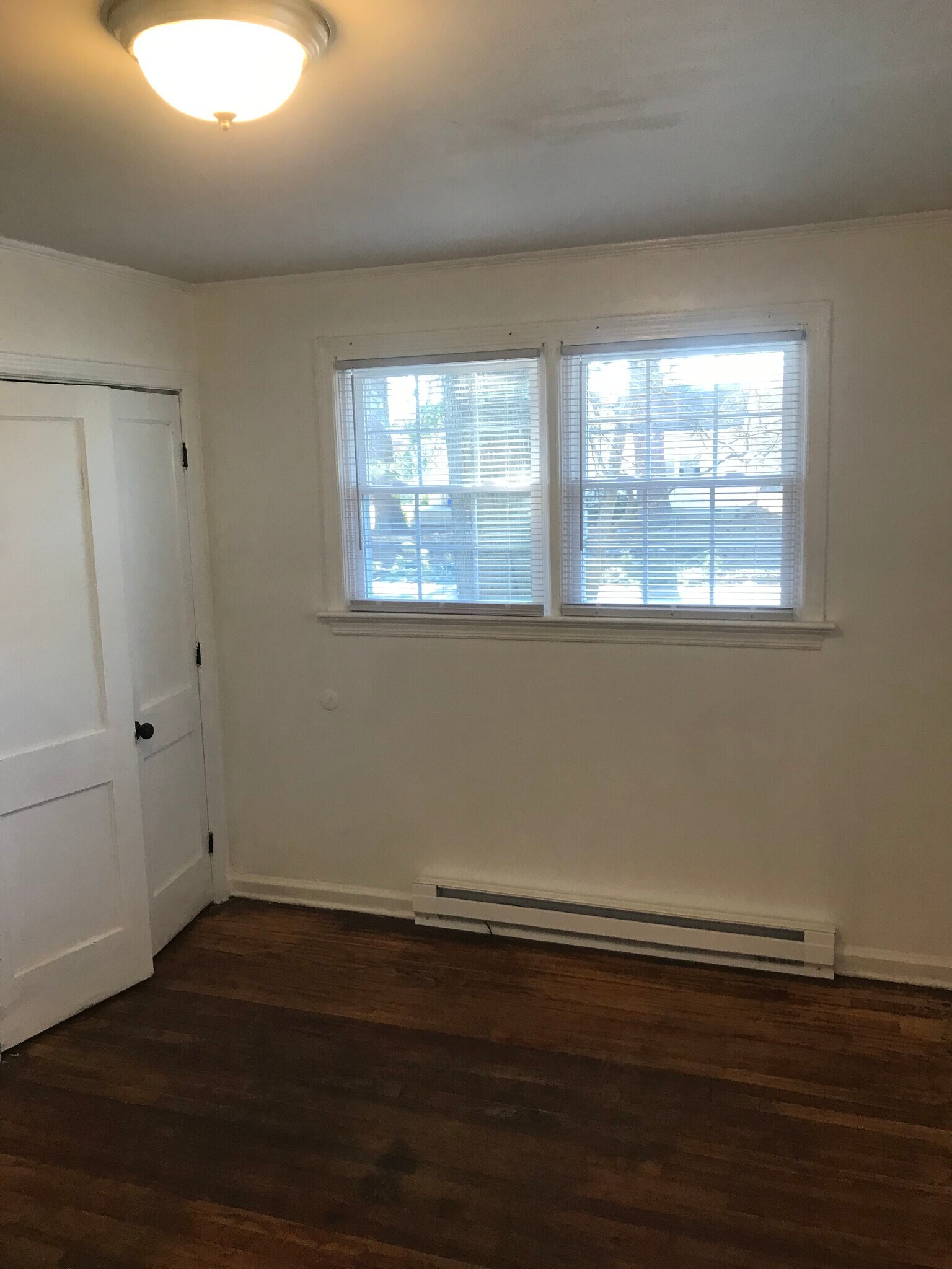 Building Photo - 1403 Hyman Ave