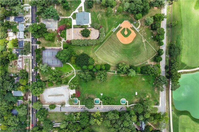 Building Photo - 1578 Lincoln Ave SE