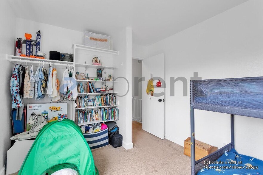 Building Photo - 2157 Clearview Cir