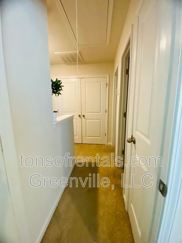 Building Photo - 255 Millen Dr