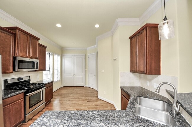 Building Photo - 5617 Kiam St