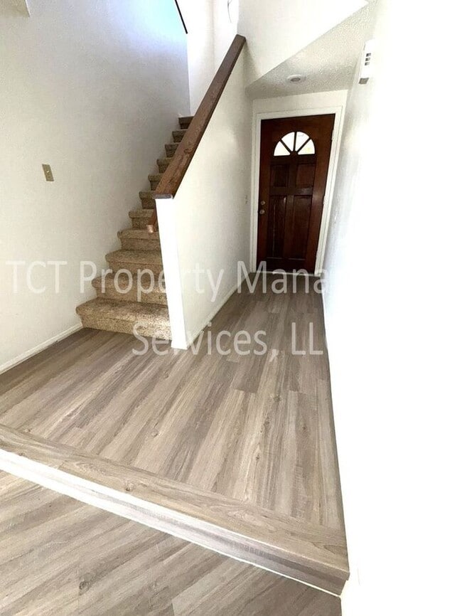 Building Photo - Welcome Home to StoneCreek!