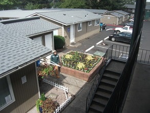 Building Photo - Grant View Court