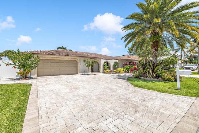 Building Photo - 2471 NE 46th St